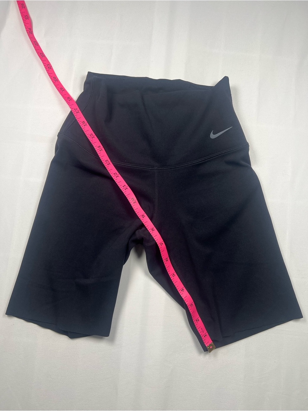 Nike Women’s Highwaist Zenvy Dri-Fit 8” Biker Short - Picture 14 of 14